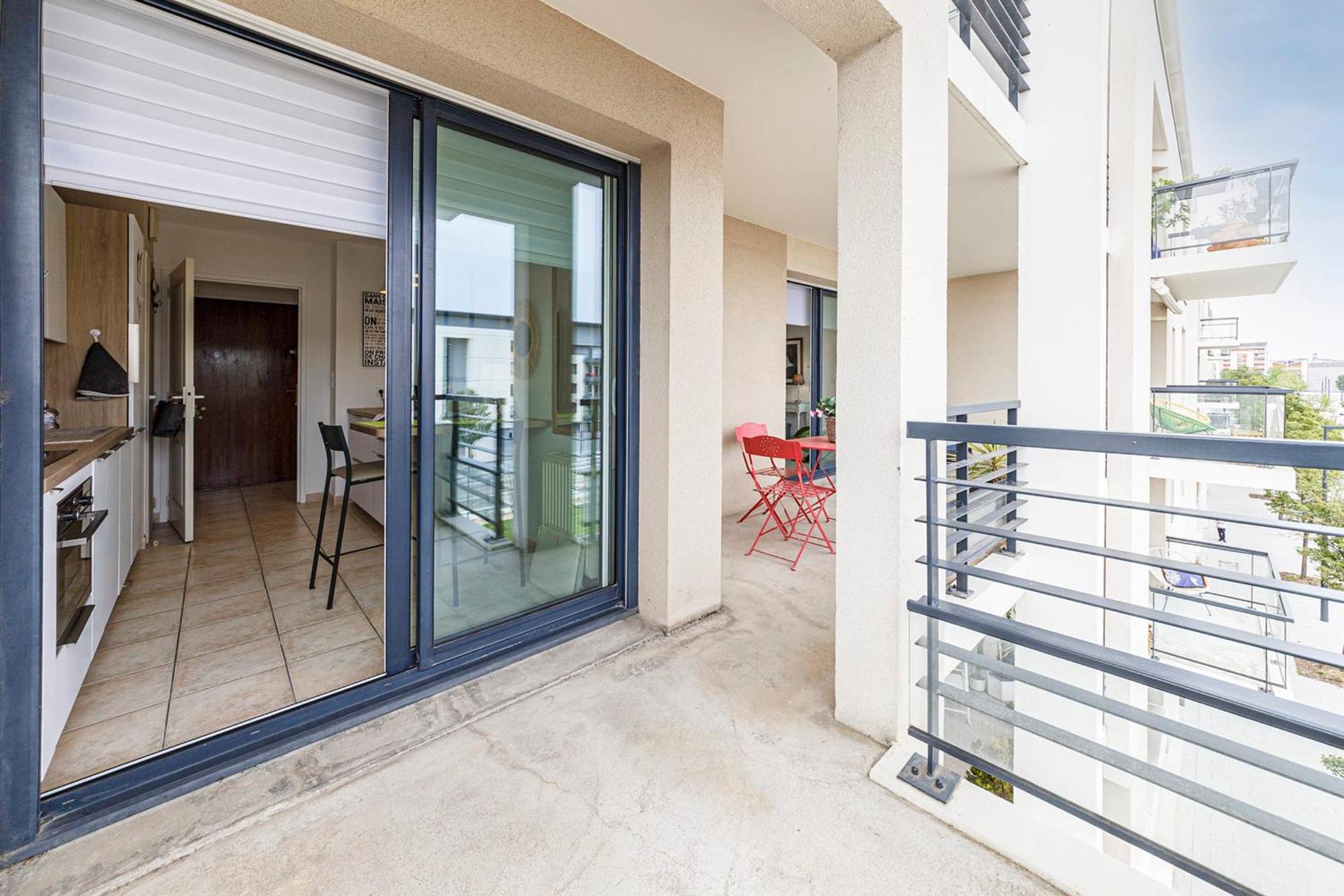 Ferienwohnung L'Aragon Wifi Balcon Vue La Maine Angers Exterior foto
