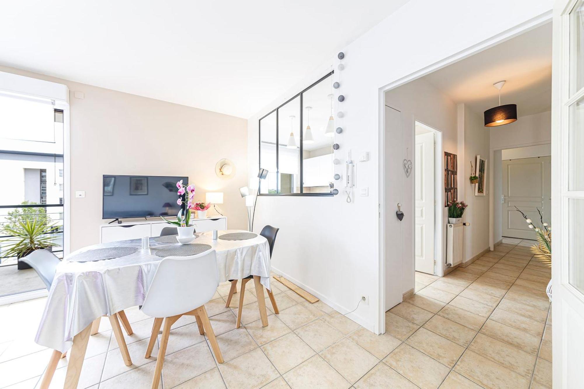 Ferienwohnung L'Aragon Wifi Balcon Vue La Maine Angers Exterior foto